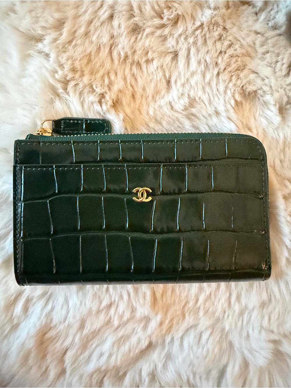 (Rare) CHANEL Green Croc-Embossed Leather Zip Cardholder (Matthieu Blazy 26S) - Picture 2 of 5